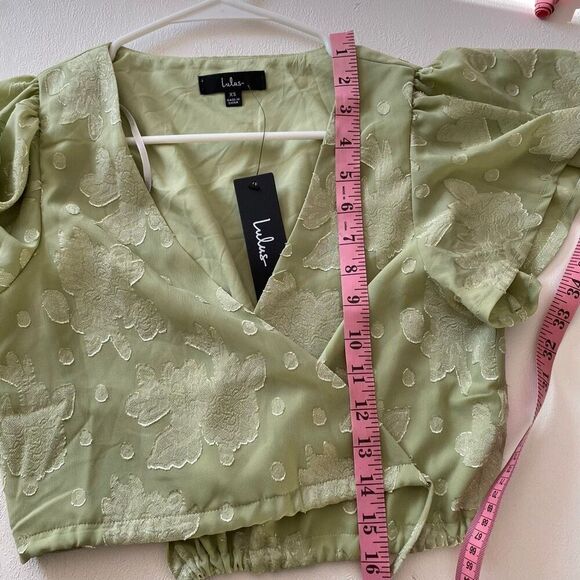 Lulus Green Floral Jacquard Puff Sleeve Tie Front Top XS NWT Elegant Blouse Sage - Picture 5 of 5